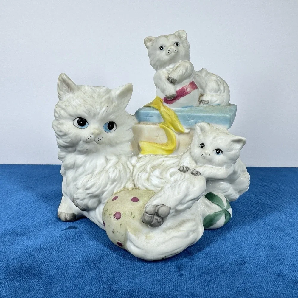 Vintage White Kitten Cat Ceramic Figurine Pastel Cottage Nursery Decor